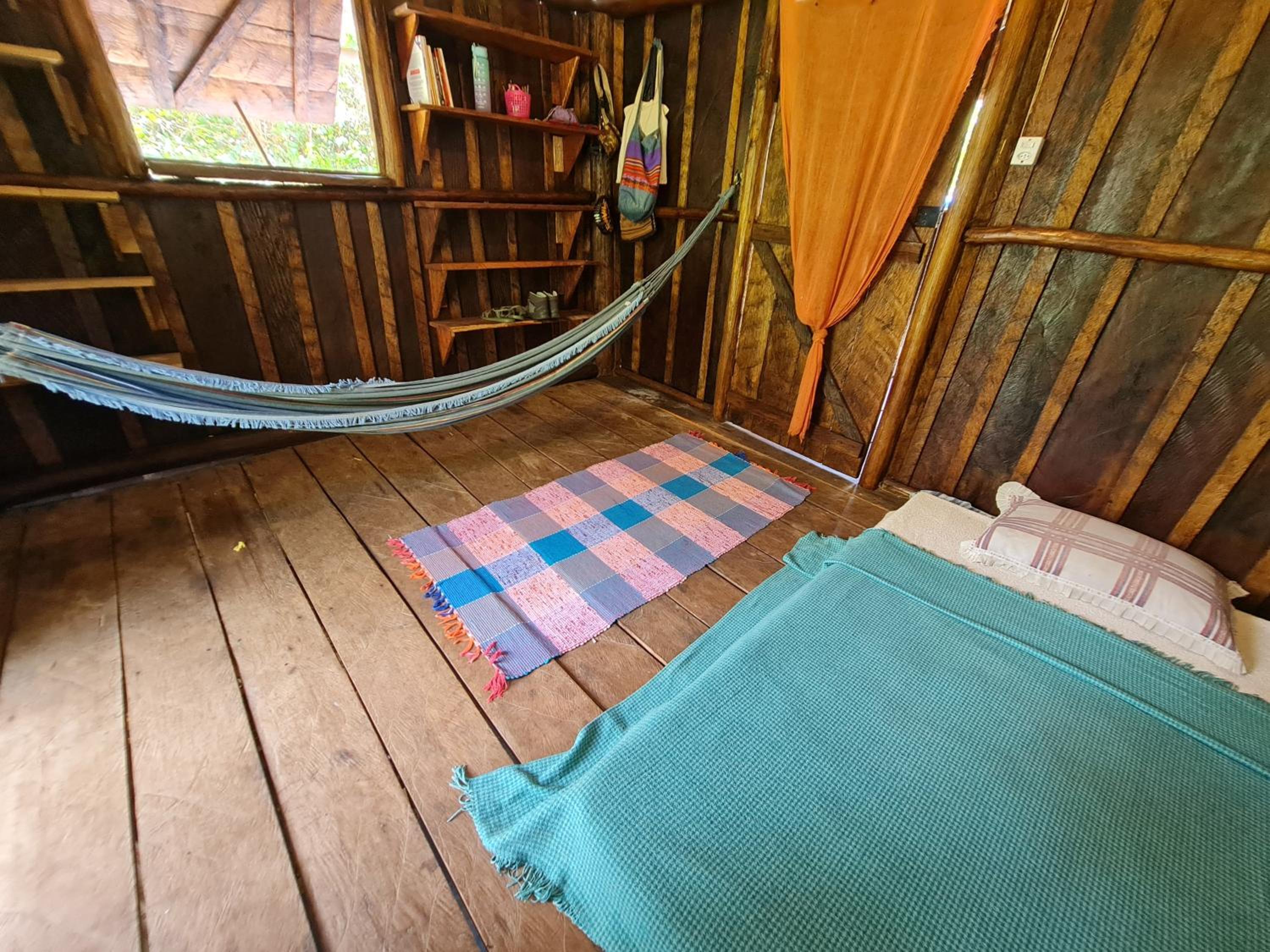 Quarto Que Brota do Chão