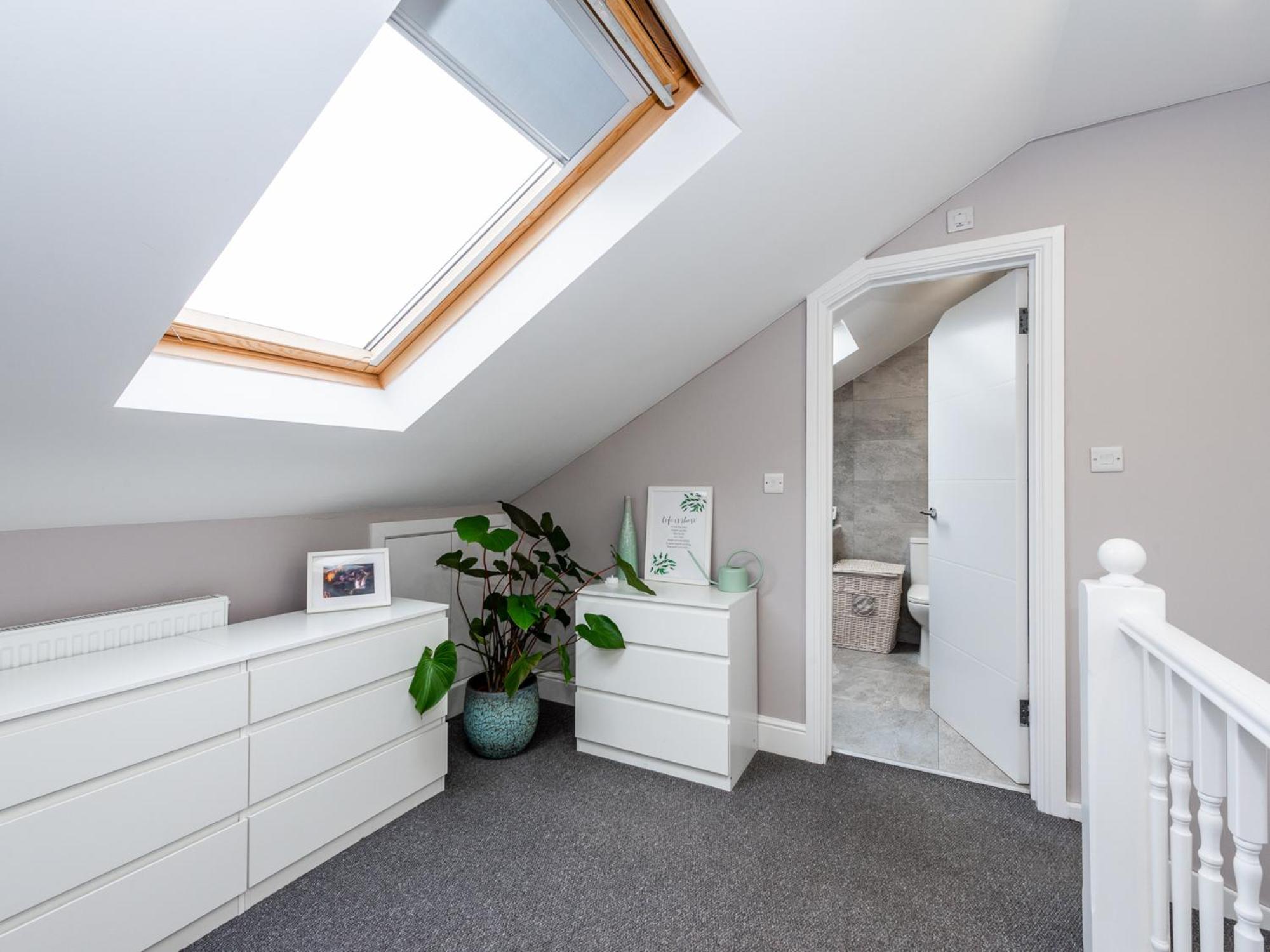 Amazing Lovely 1BDR Apartment, South London view 5