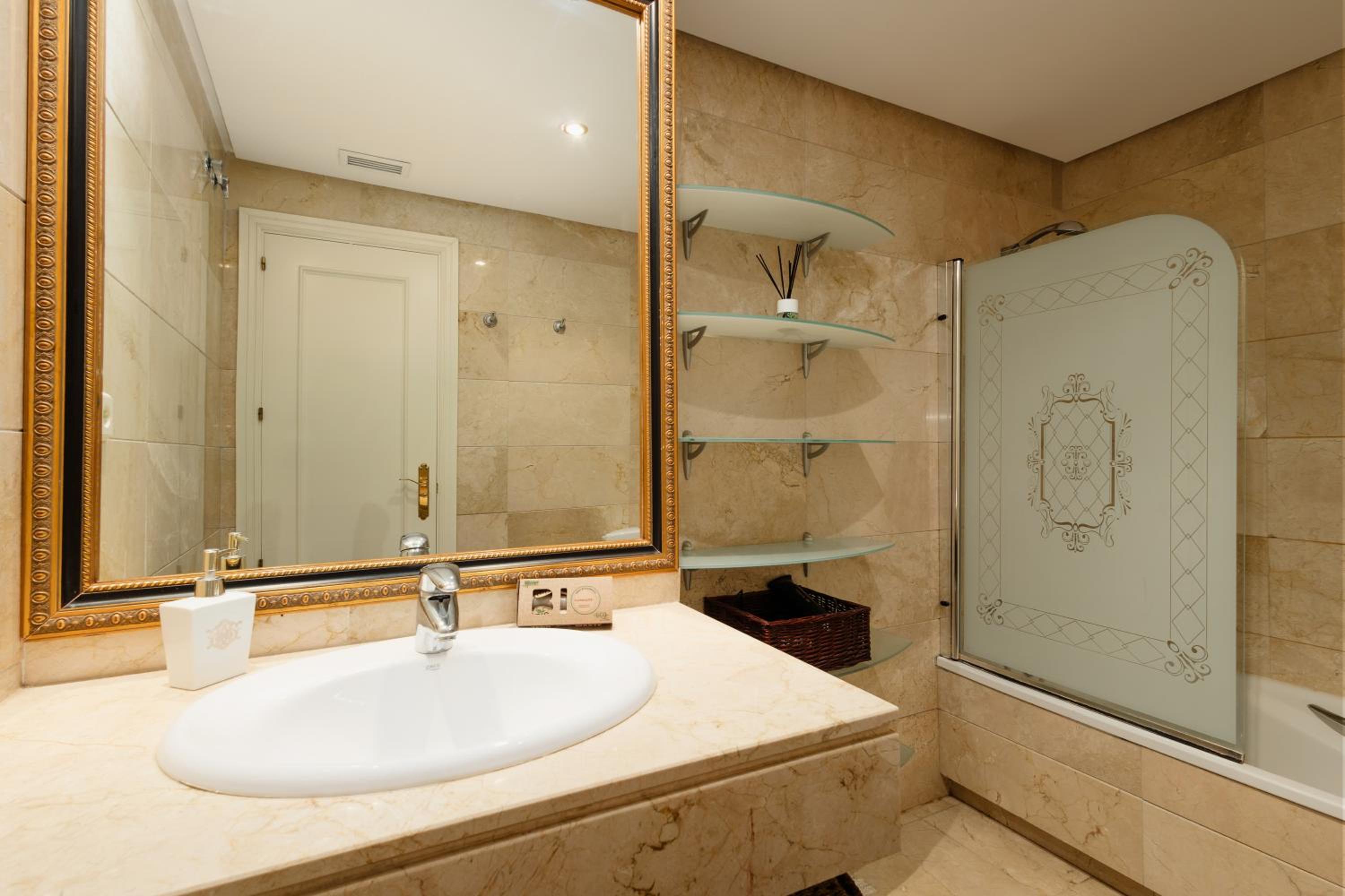 Marbella Vacations - Cozy holiday home in Dama de noche in Puerto Banus - Property Image 9