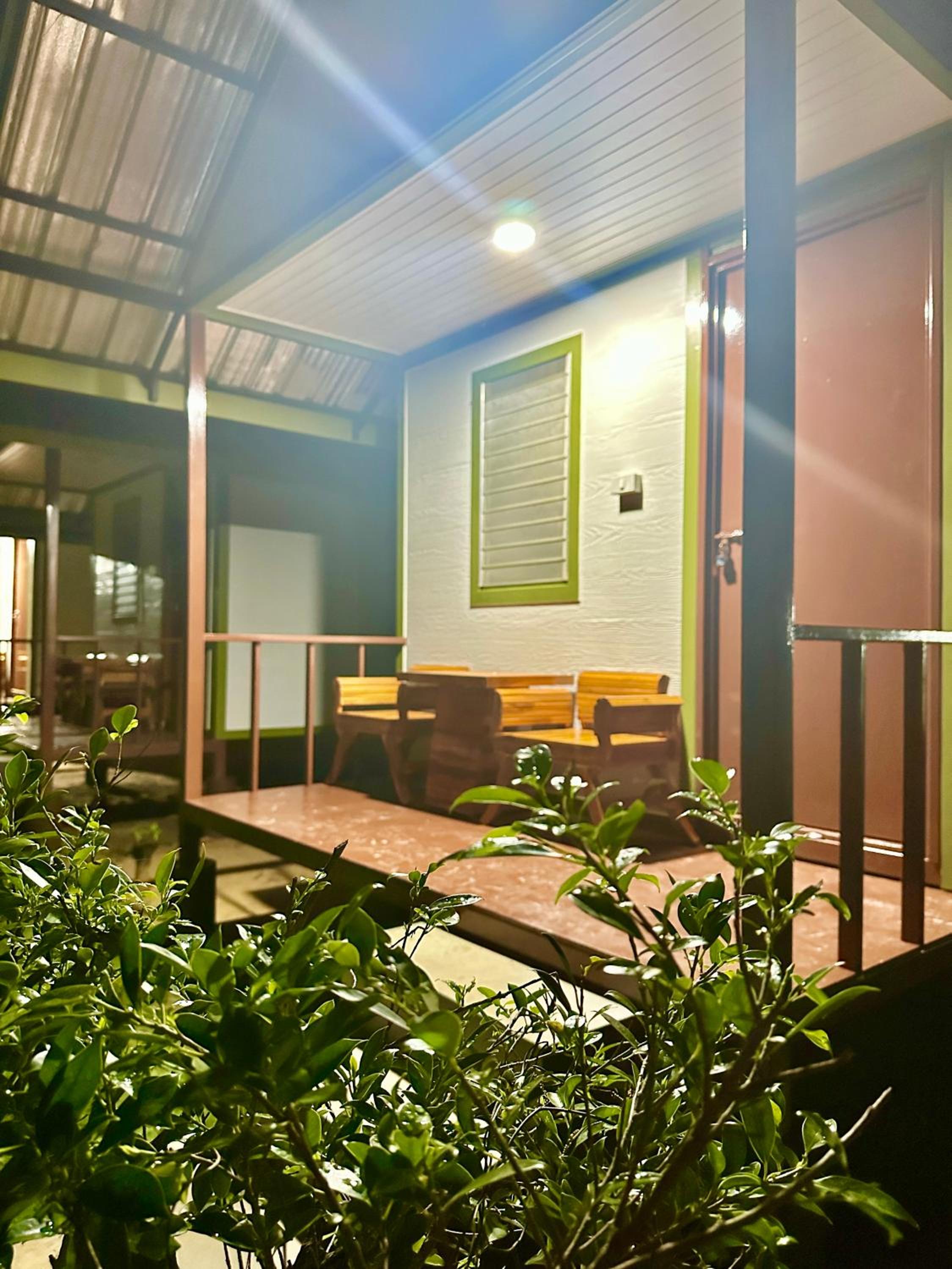 Lanta L.D. Beach Bungalow