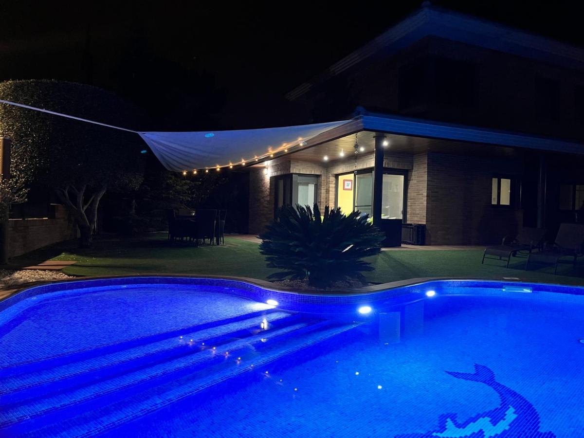 Washingtonia Villa near Sitges view 2