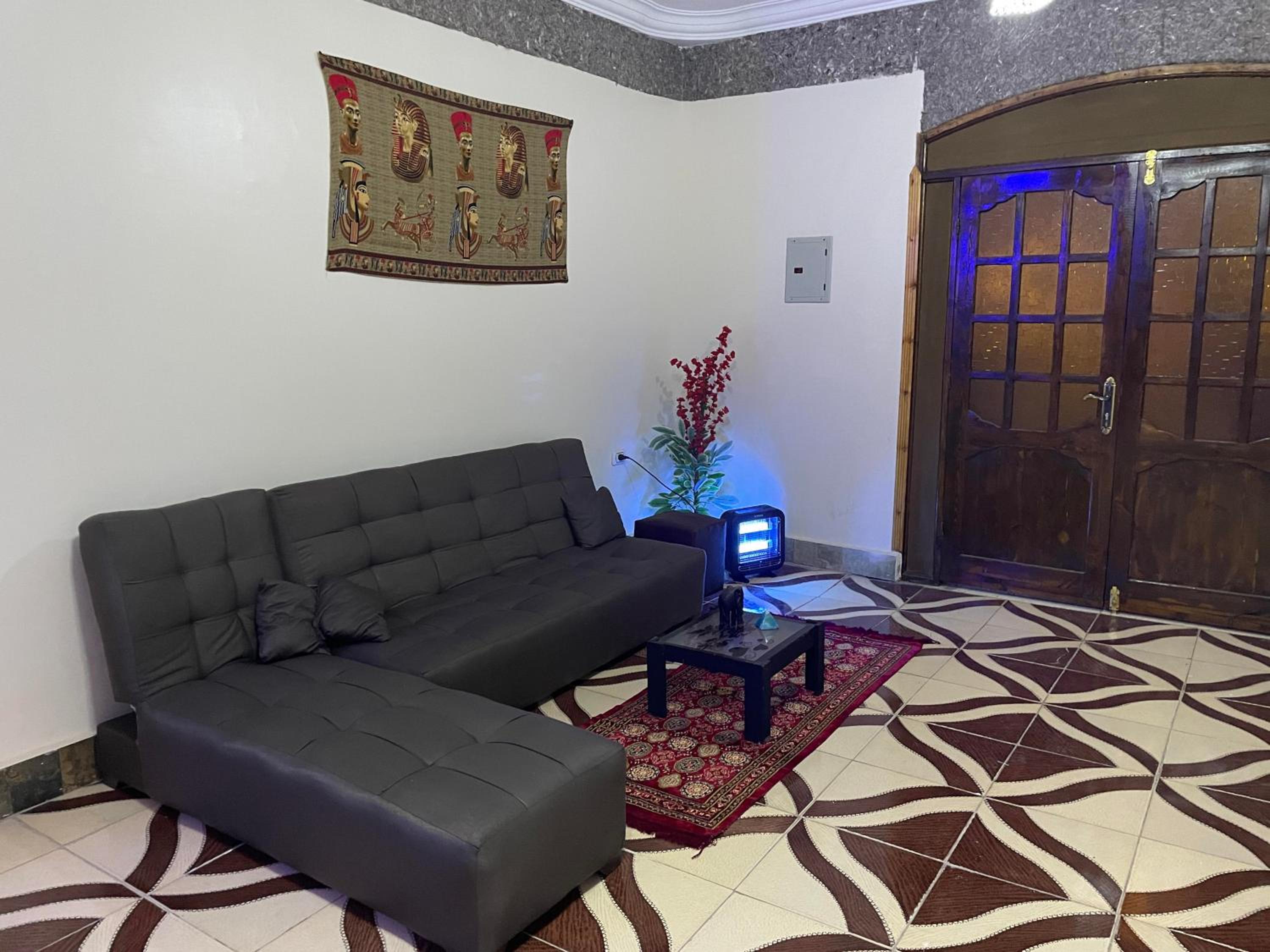 akhnaten villa