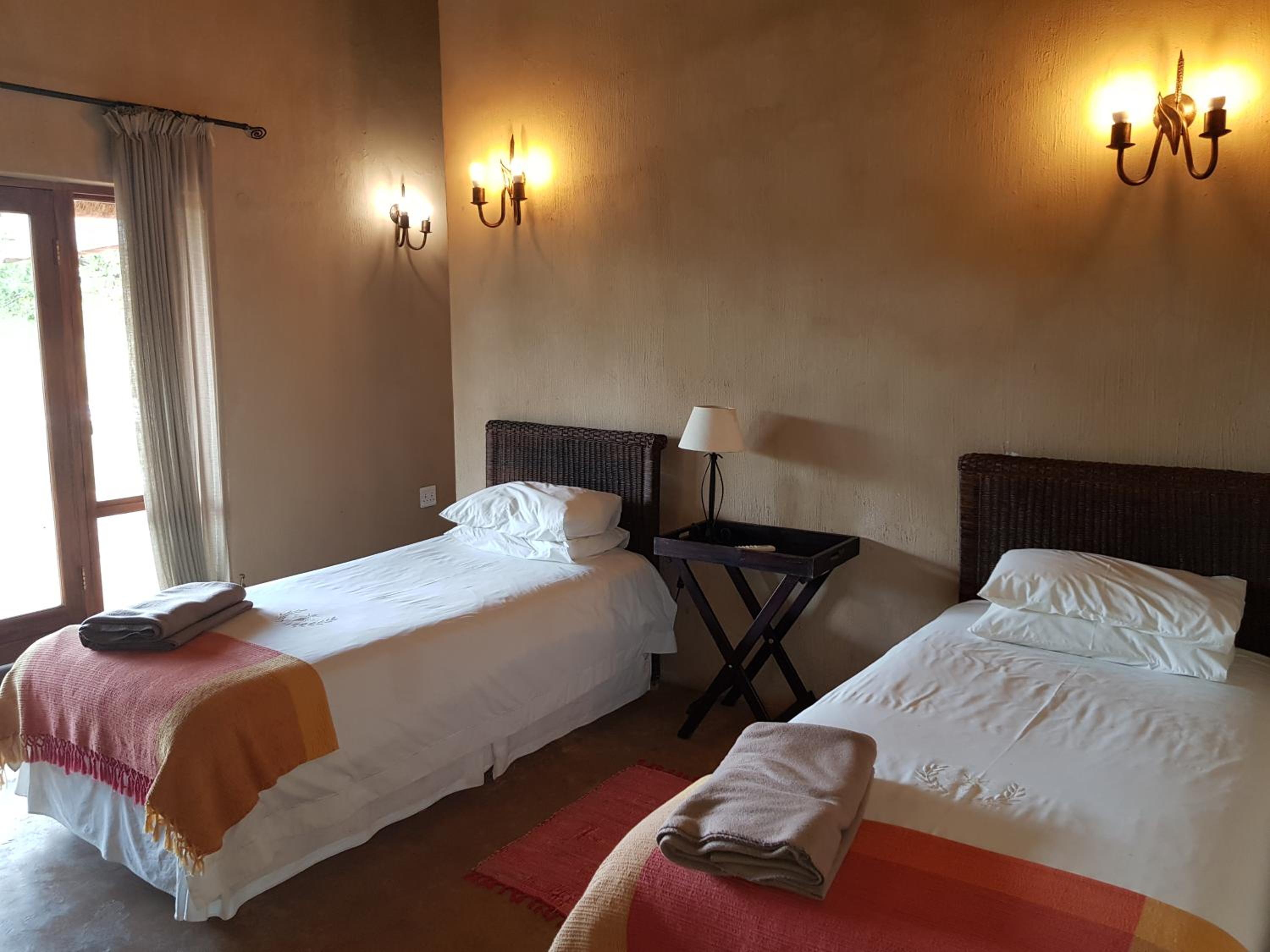 Zebula Golf and Wildlife Estate - Porcupine Strolling Pax 8 - Moi Signature Luxury villa