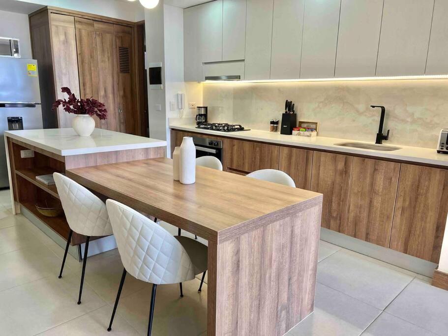 Glamorous New 2BR Apartment in Granada