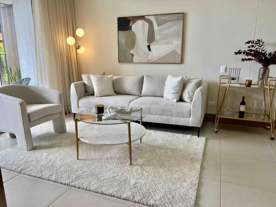 Glamorous New 2BR Apartment in Granada