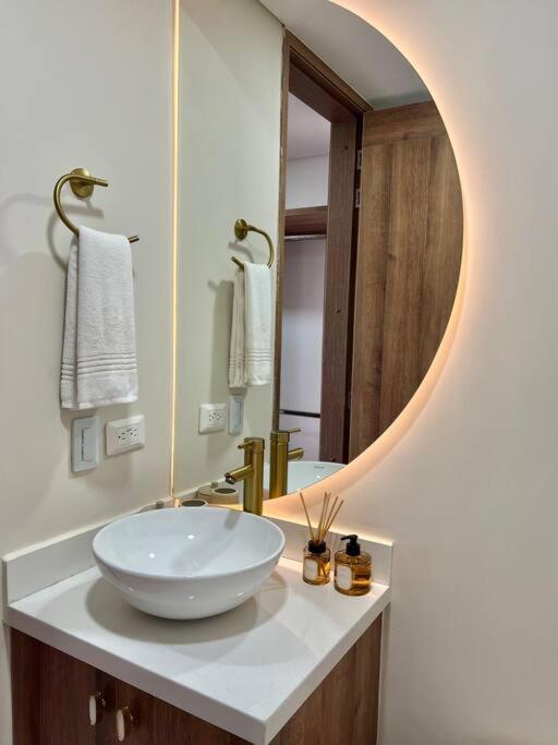 Glamorous New 2BR Apartment in Granada