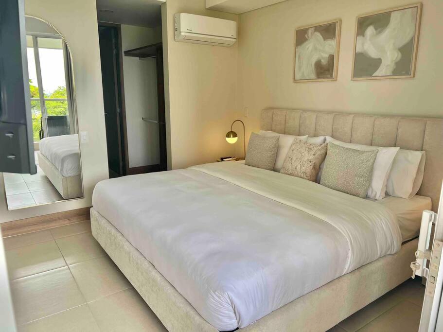 Glamorous New 2BR Apartment in Granada