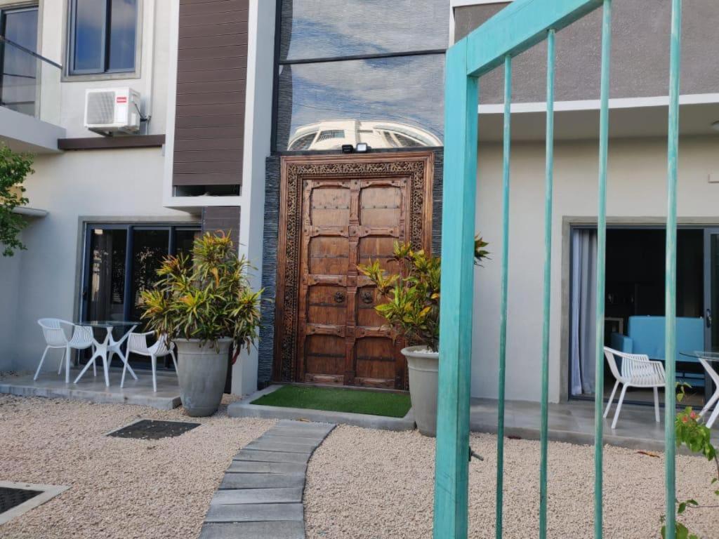 Shanti Haveli Beachfront Apartments view 4