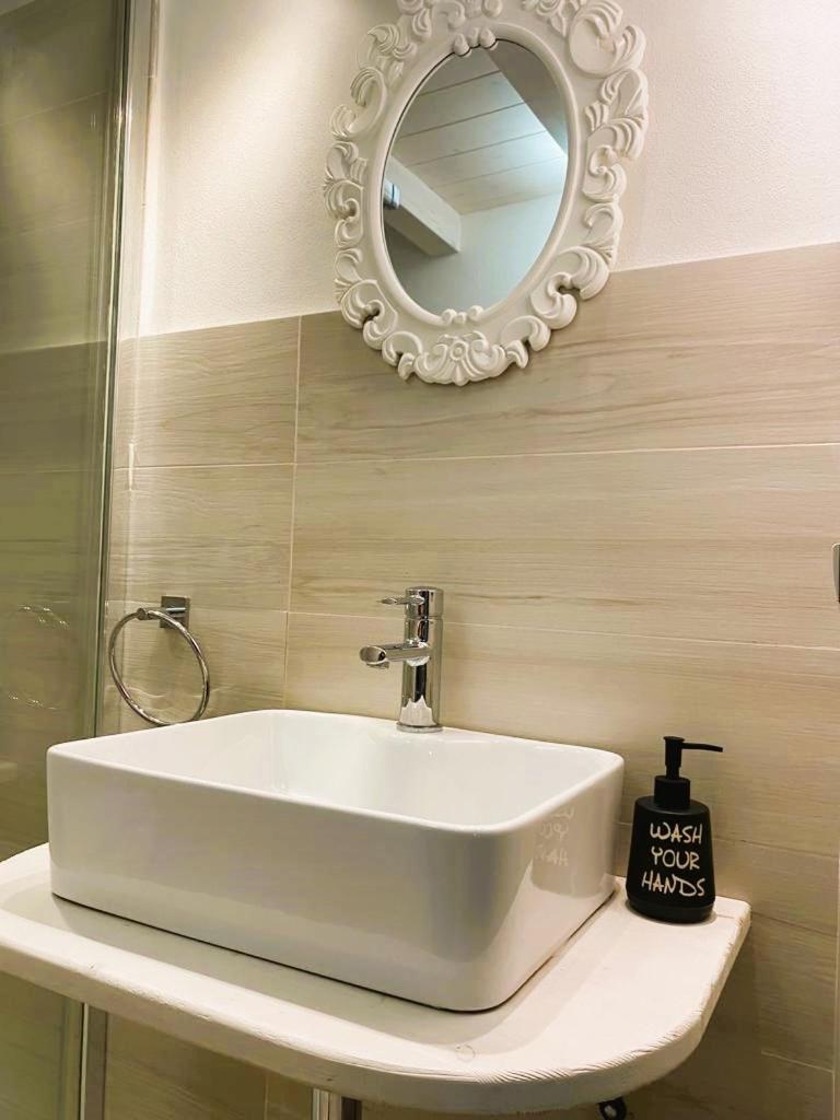 La Casetta Isonzo en Siracusa — bathroom