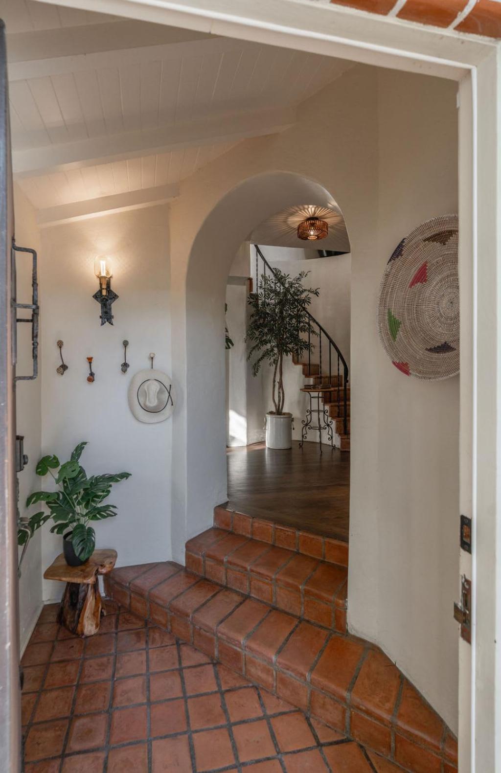 Ocean View Spanish Beauty Half Block to Beach