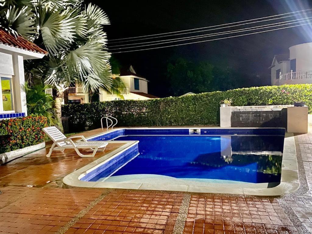 Casa en Melgar condominio la hacienda CON PISCINA