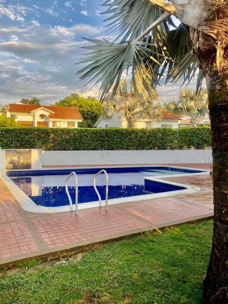 Casa en Melgar condominio la hacienda CON PISCINA