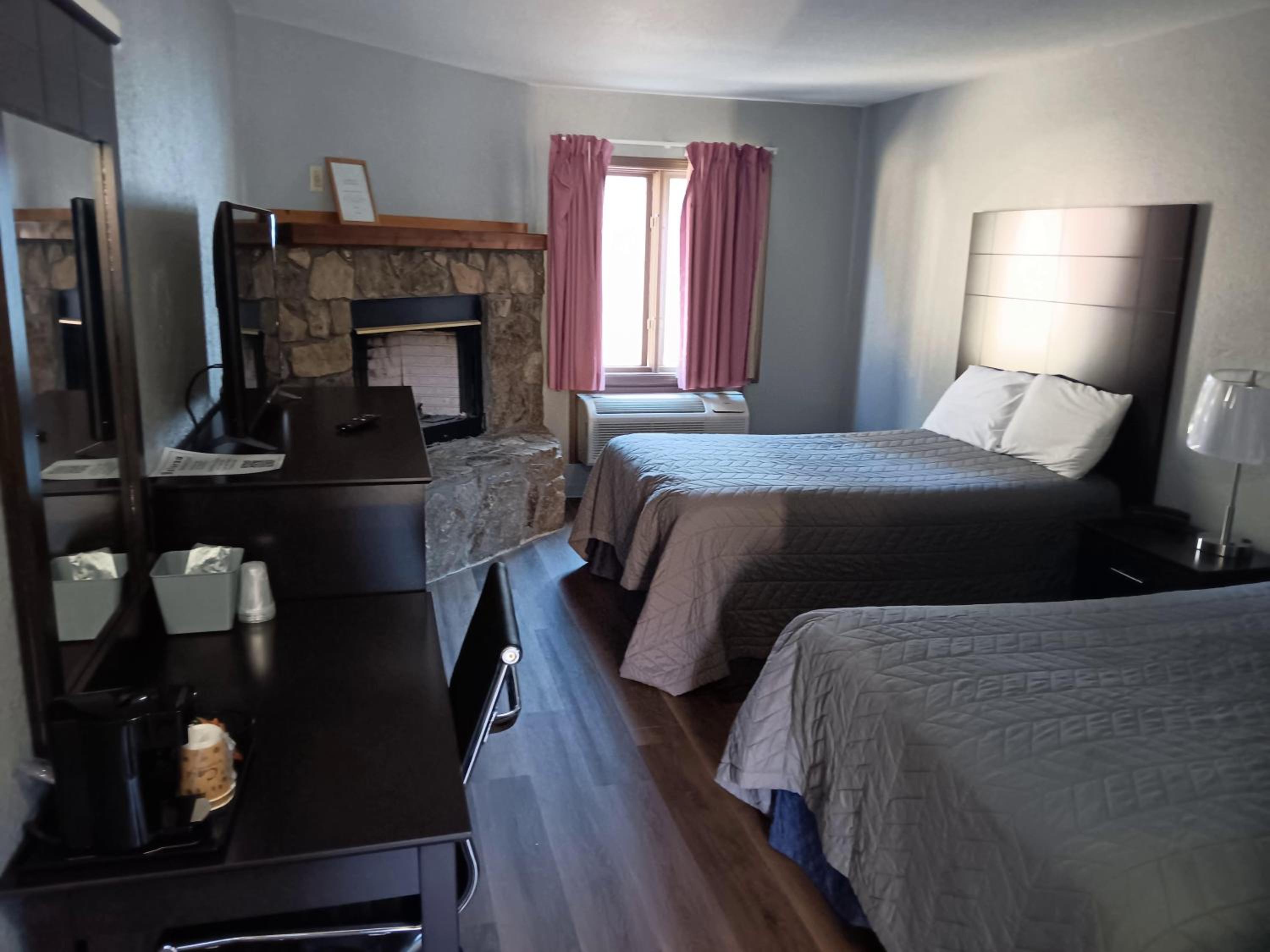 Hofbrau Riverfront Hotel