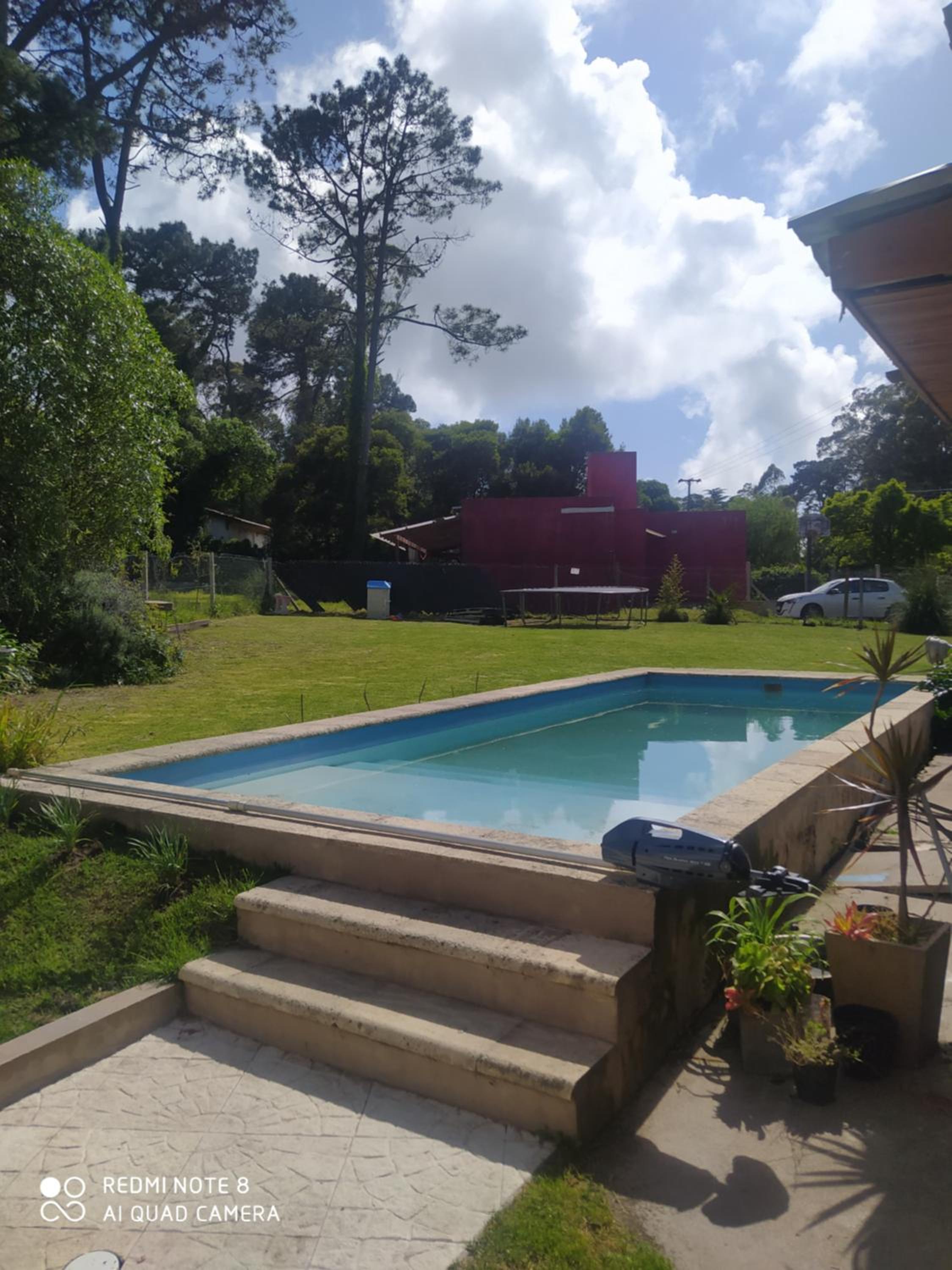 Ideal Casa de 2 Pisos Con Quincho Y Pileta