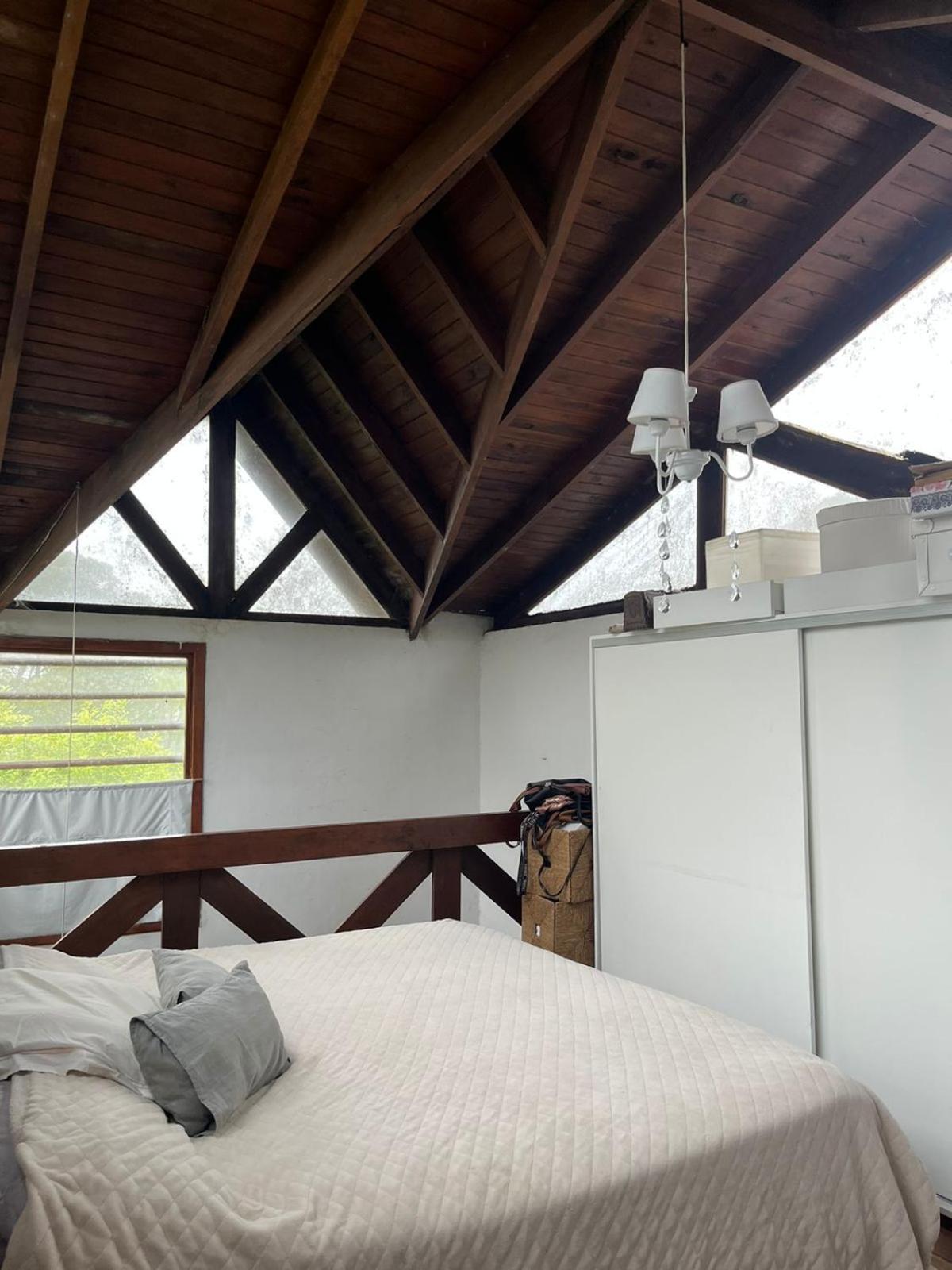Ideal Casa de 2 Pisos Con Quincho Y Pileta