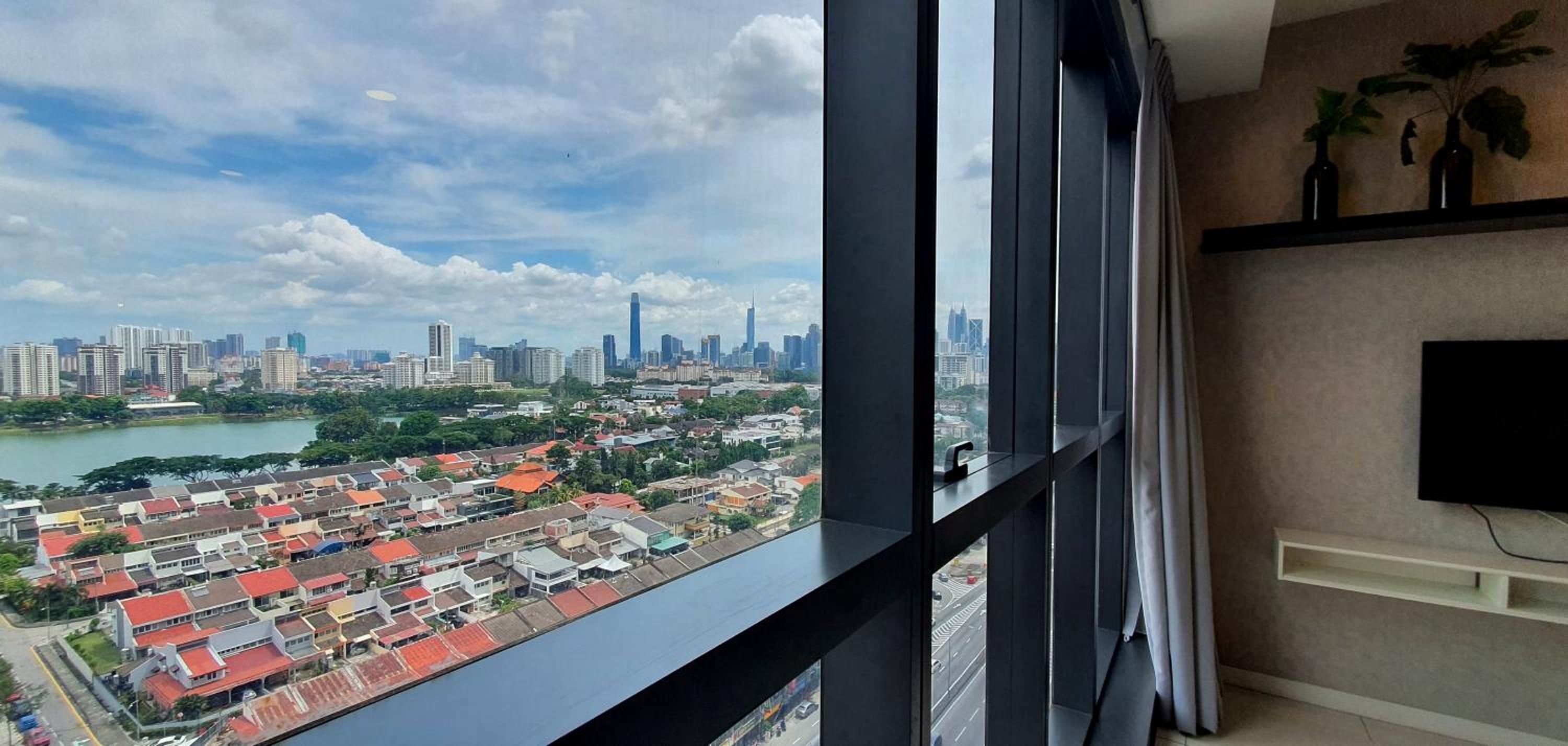Mcity Jalan Ampang, KLCC