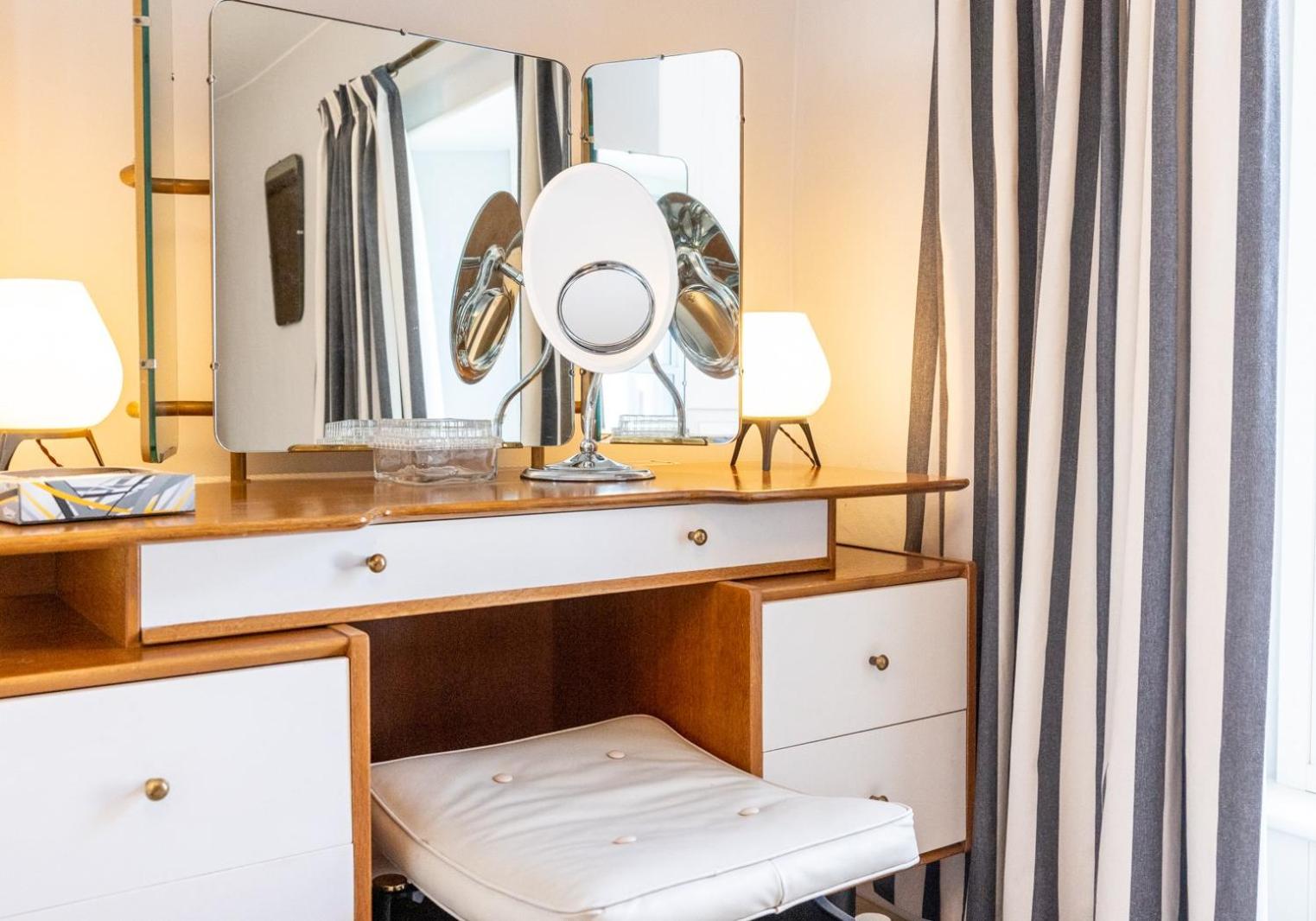 London House, a stylish family home for 6. view 3
