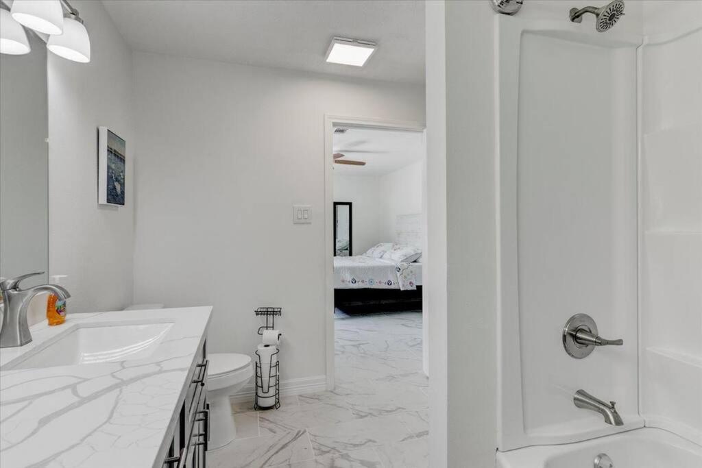 Updated 4 bedroom home in Oragnefield view 5