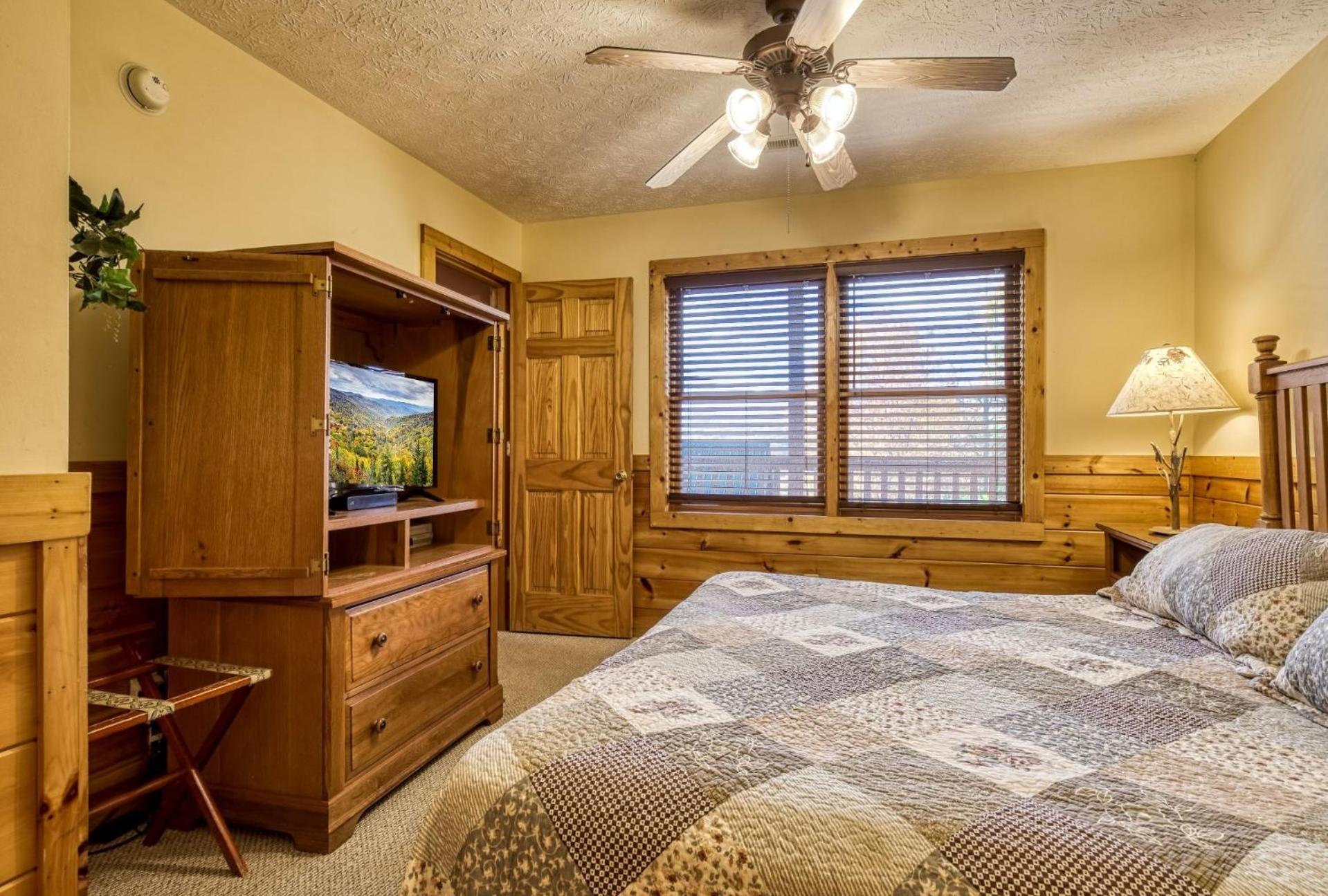 Enchanted View Lodge cabin