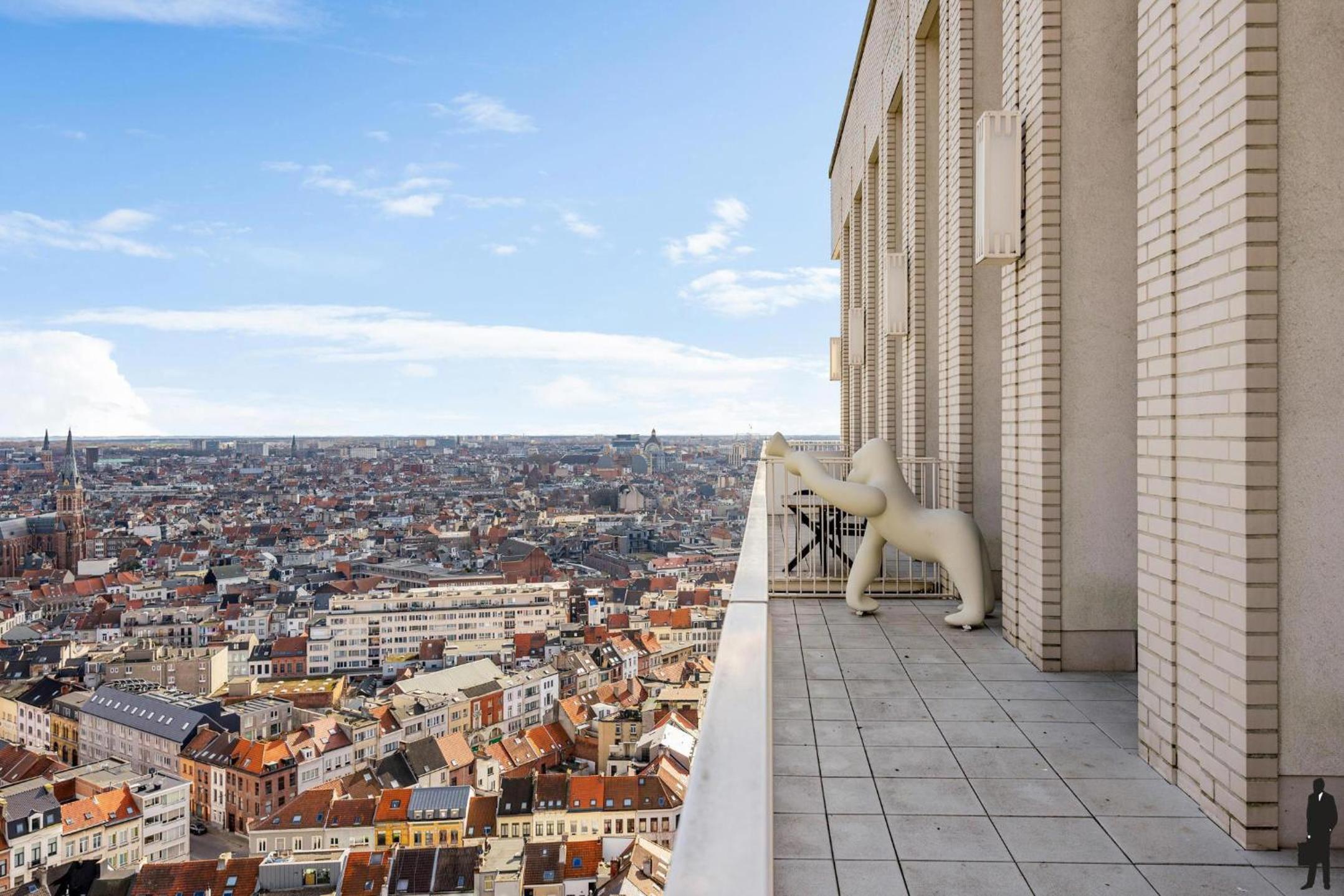 Sky Loft - Spacious Penthouse with Epic Views