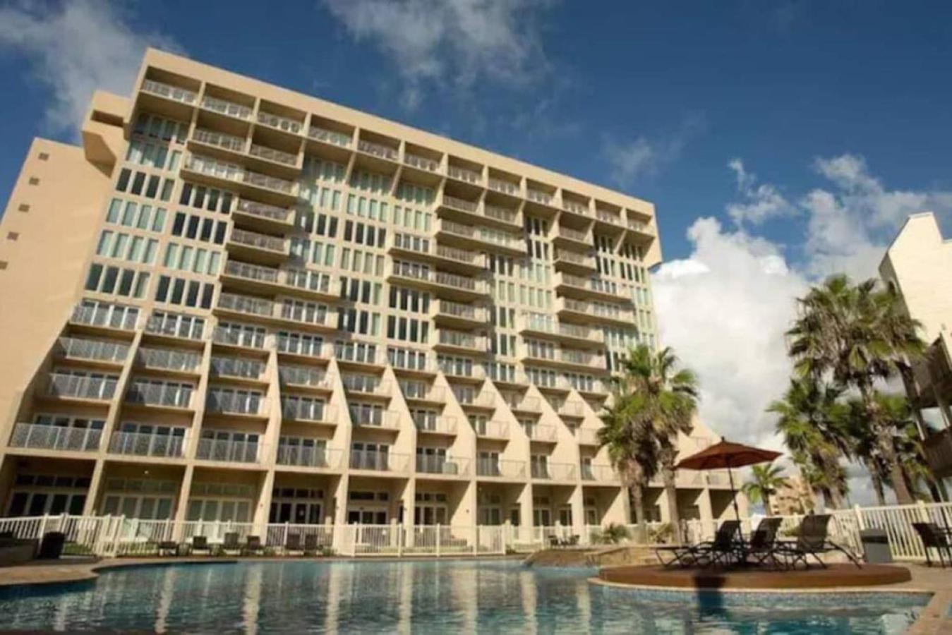 Jackpot Beachfront Condo With Amazing Sunset Views view 3