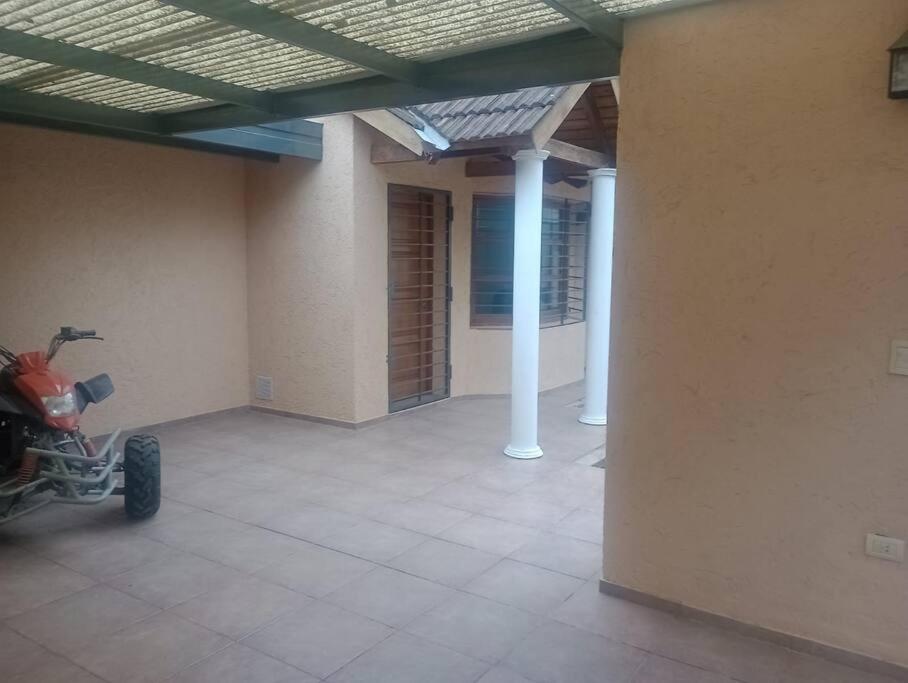 Casa 3 Habitaciones, 2 baños pileta a compartir con el anfitrion -
