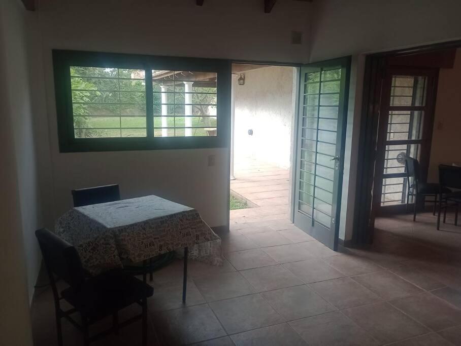 Casa 3 Habitaciones, 2 baños pileta a compartir con el anfitrion -