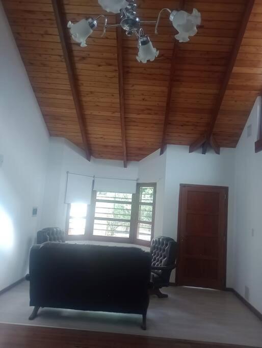 Casa 3 Habitaciones, 2 baños pileta a compartir con el anfitrion -