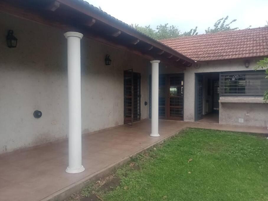 Casa 3 Habitaciones, 2 baños pileta a compartir con el anfitrion -