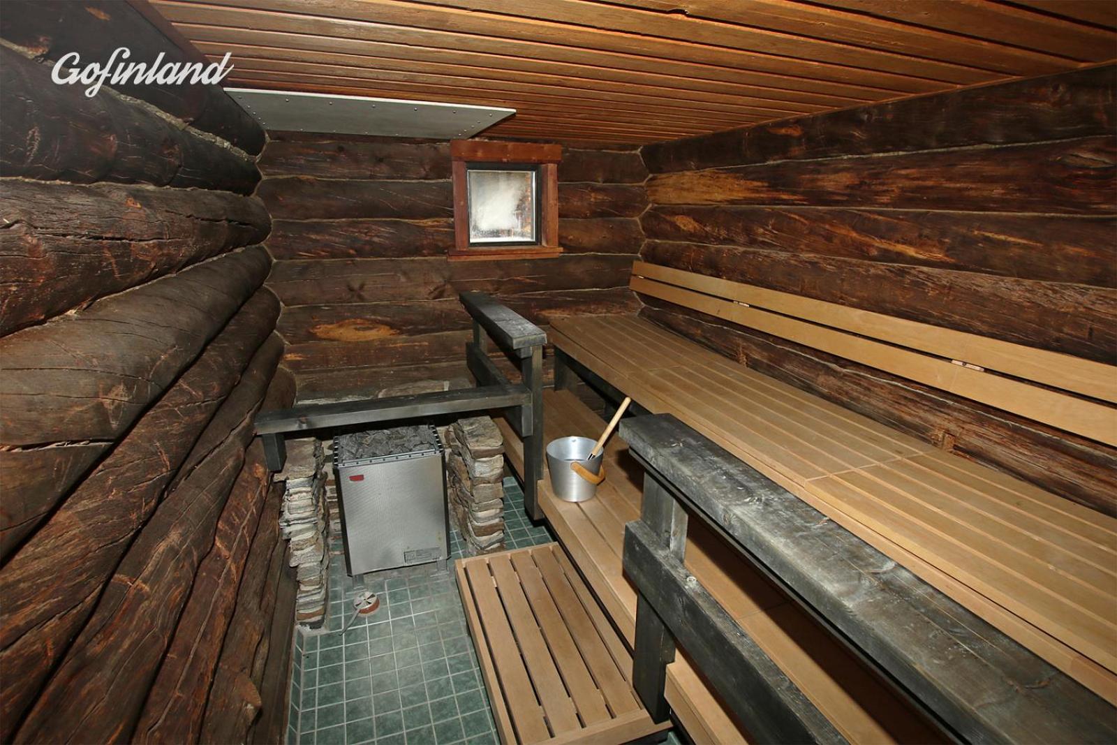 Kuukkeli Log Houses Porakka Inn