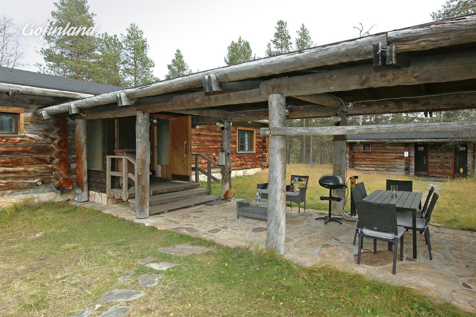 Kuukkeli Log Houses Porakka Inn