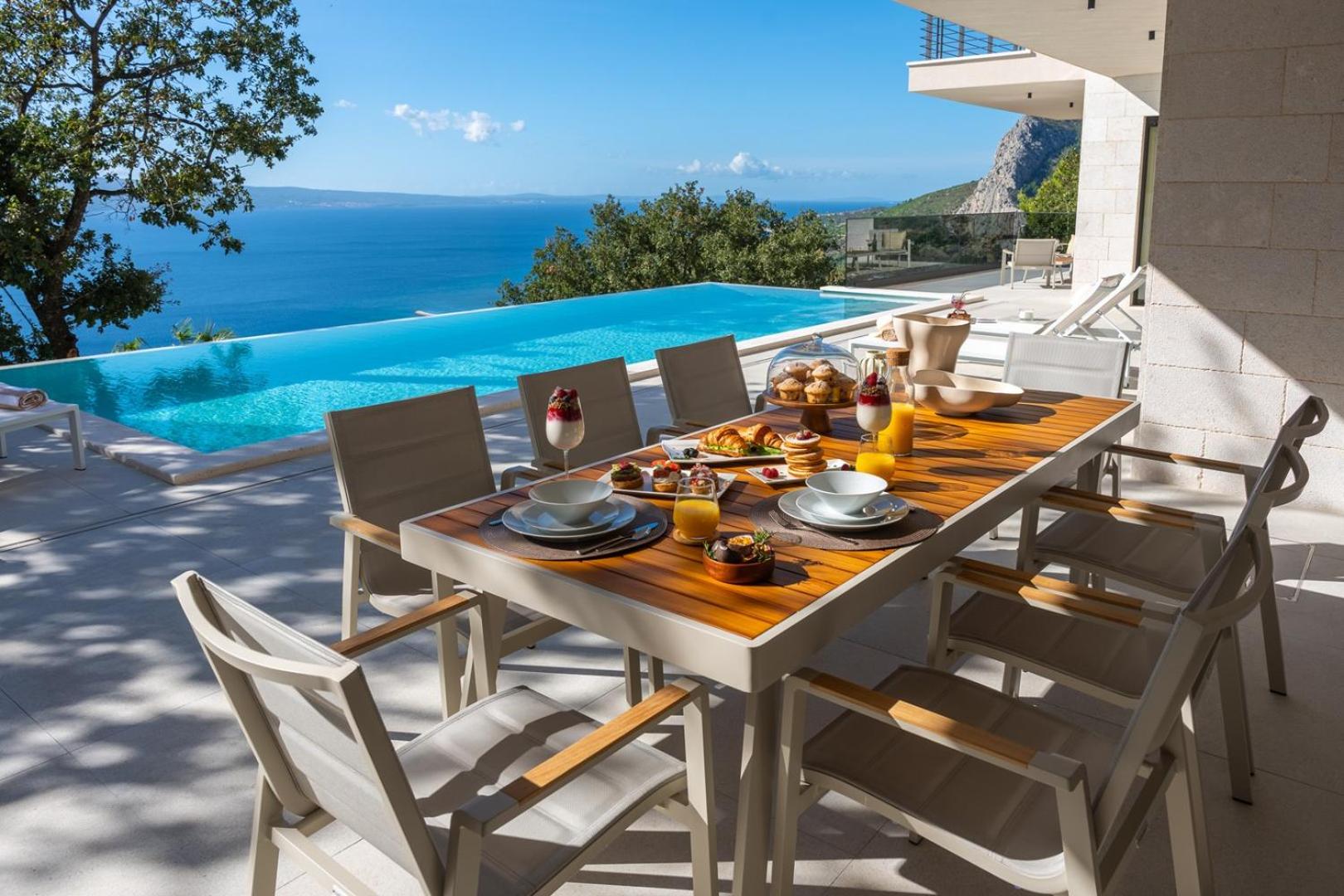 Luxury Villa La Mirada view 2