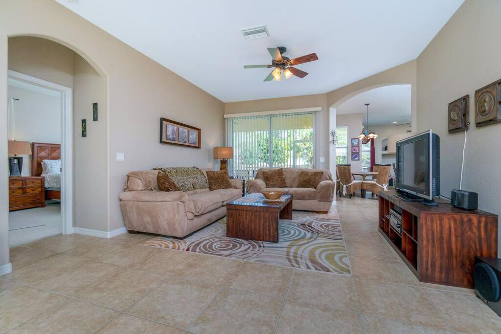 Elegant & Spacious Vacation Rental Single Family view 3