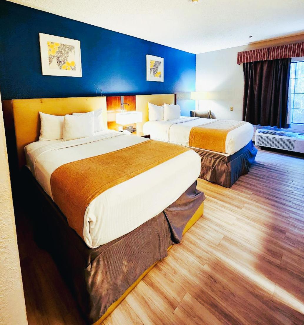 Newly Renovated Red Roof Inn & Suites Hinesville with breakfast, Zdjęcie 52