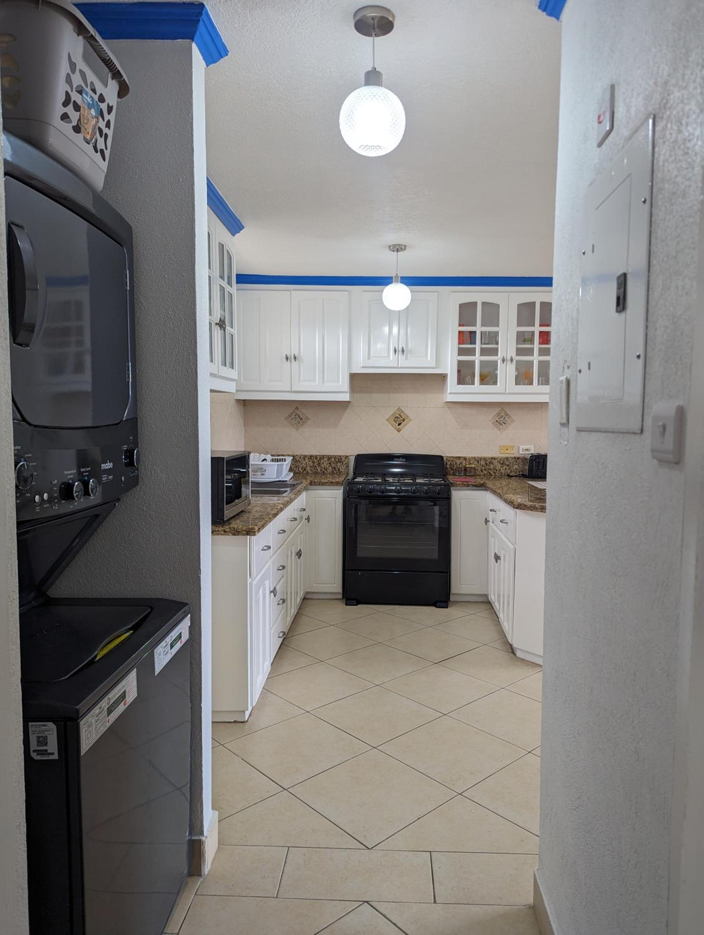 Seaside apartment nr beach, supermarket and bus route