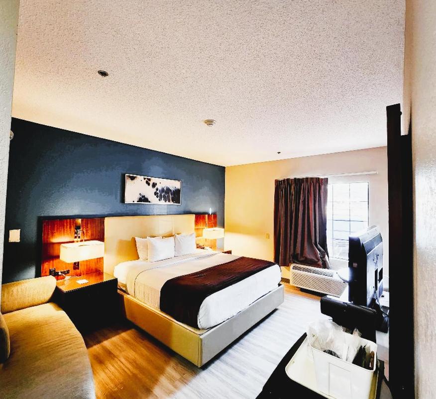 Newly Renovated Red Roof Inn & Suites Hinesville with breakfast, Zdjęcie 84
