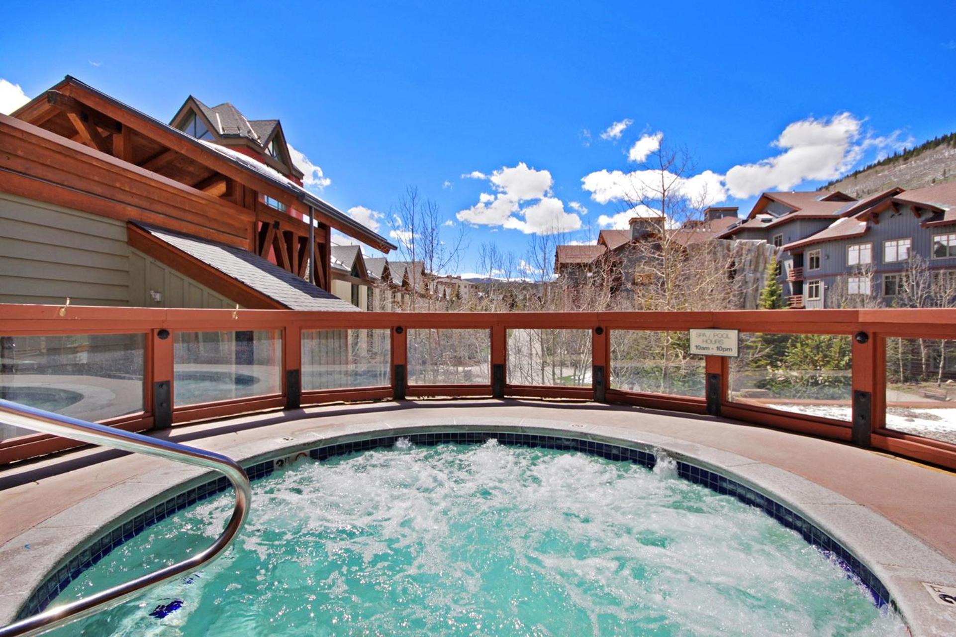 CO208 Copper One Lodge condo view 3