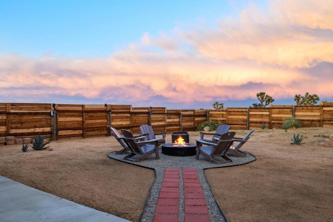 Pueblo Del Tierra-Luxe Joshua Tree Family Compound view 5