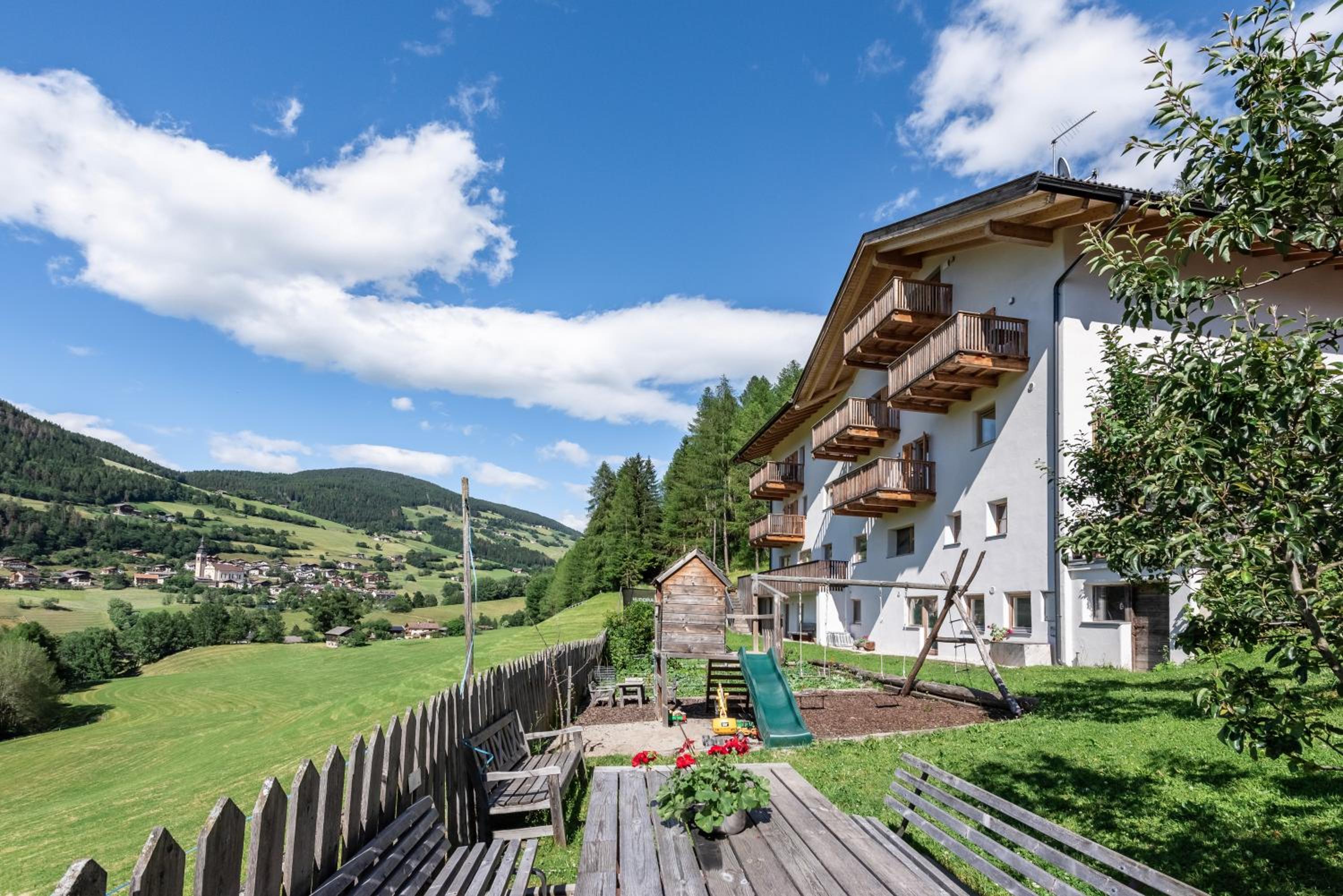 Planatschhof view 4