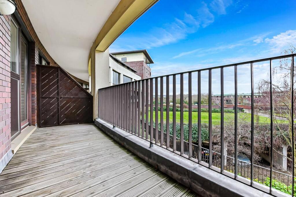 City Retreat with Free Parking and Walking distance from City Centre view 2