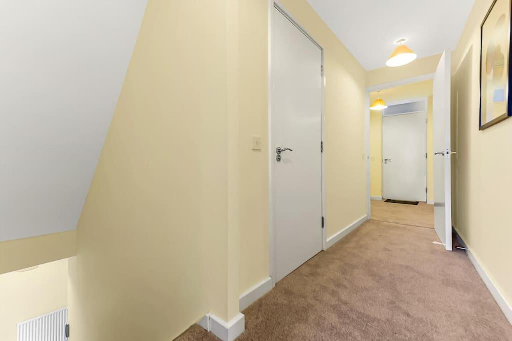 City Retreat with Free Parking and Walking distance from City Centre view 5
