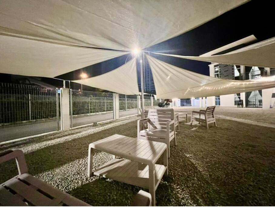 Huge corner lot 20 pax BBQ/karaoke/mahjong/event photo 2