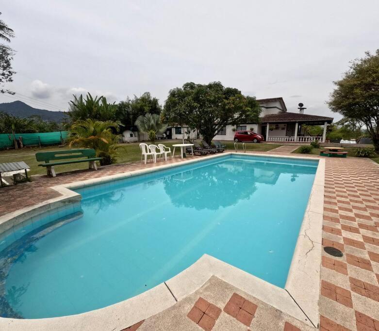 finca de descanso y recreacion, fogata,piscina.