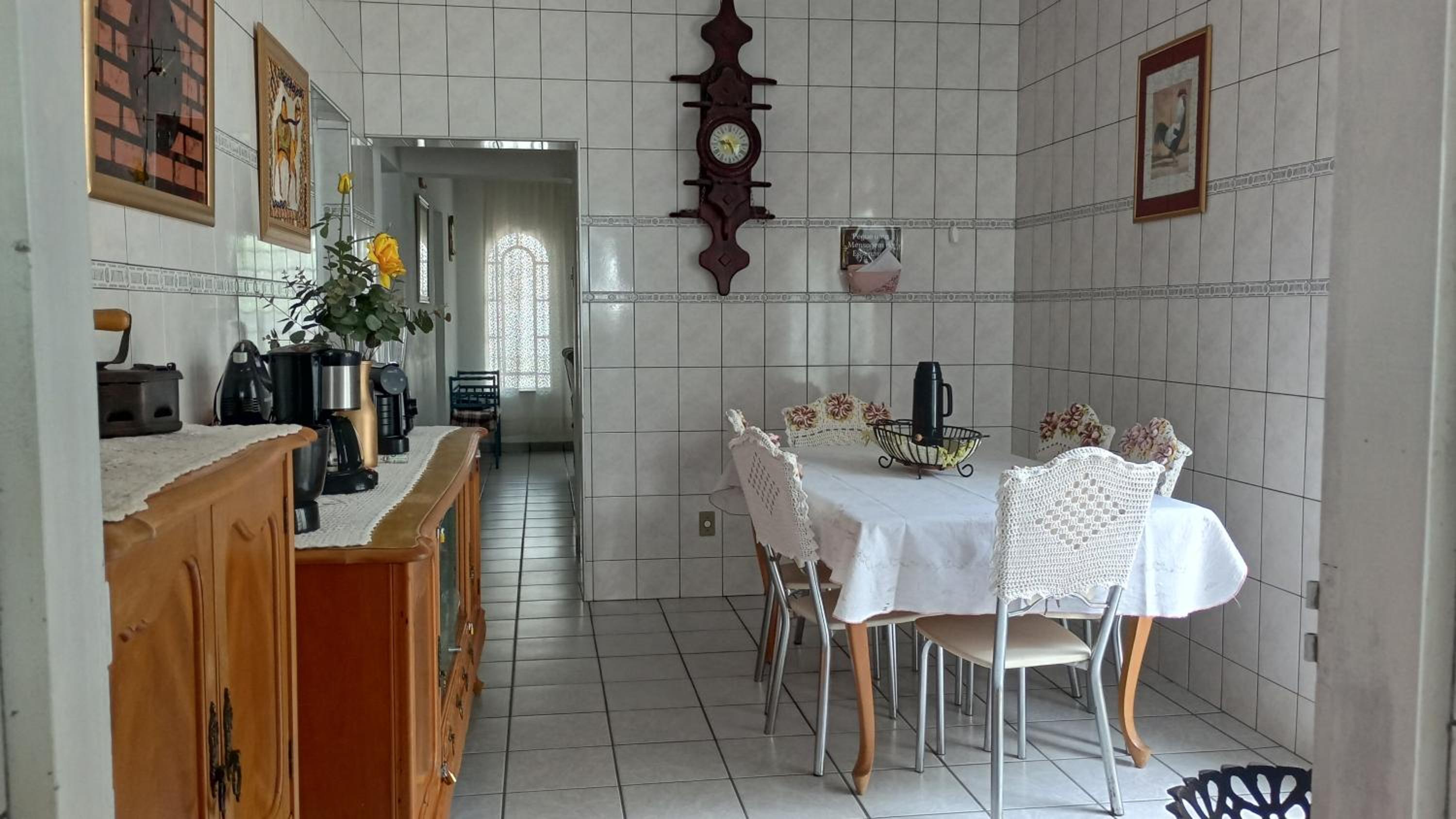 CASA com ACOMODAÇÃO para 6 PESSOAS