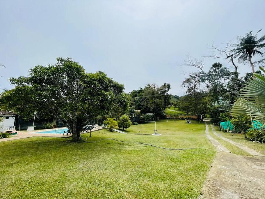 finca de descanso y recreacion, fogata,piscina.