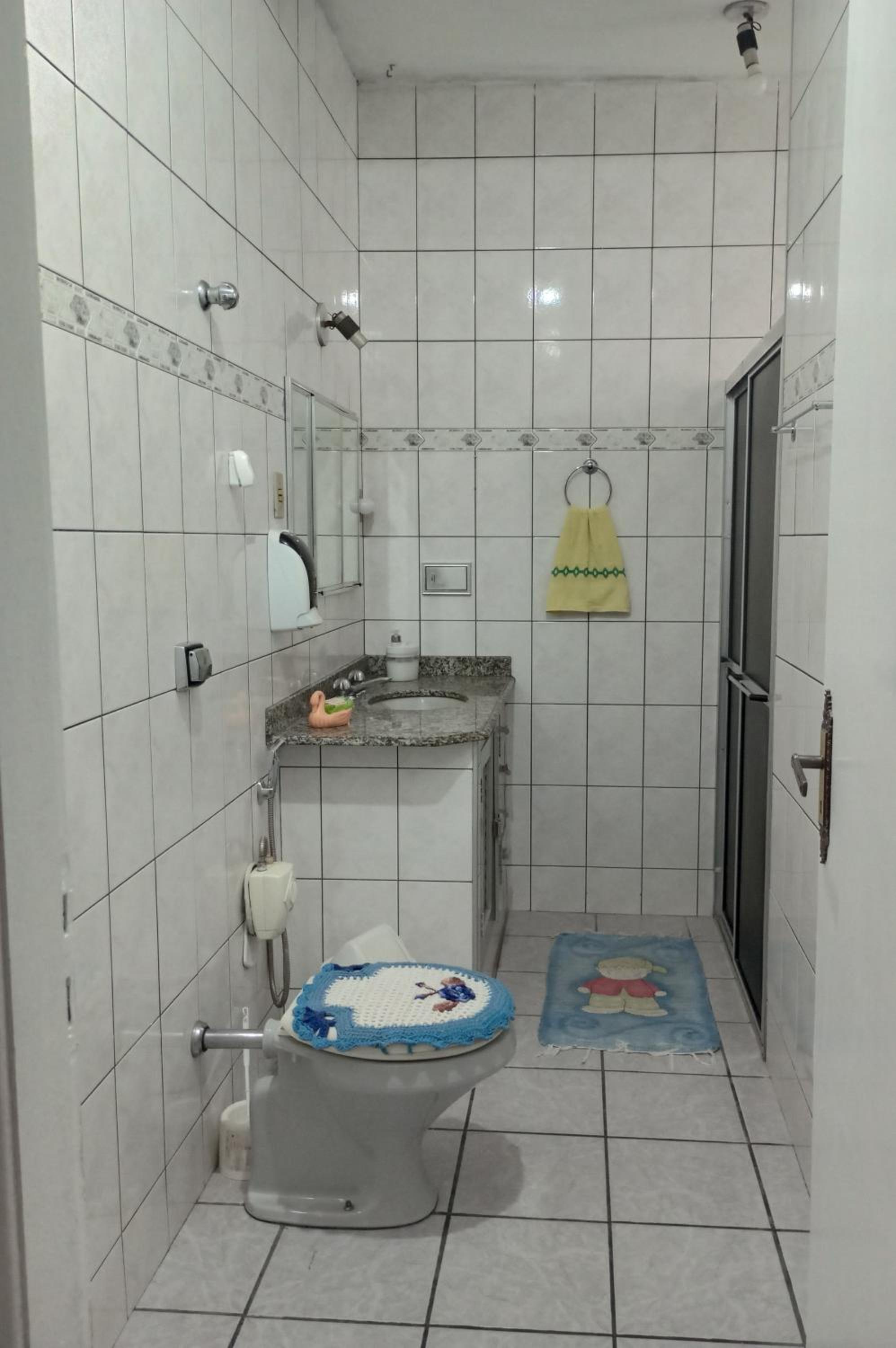 CASA com ACOMODAÇÃO para 6 PESSOAS