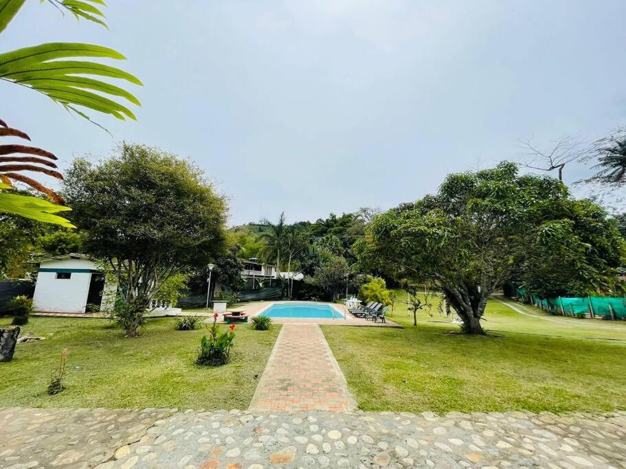 finca de descanso y recreacion, fogata,piscina.