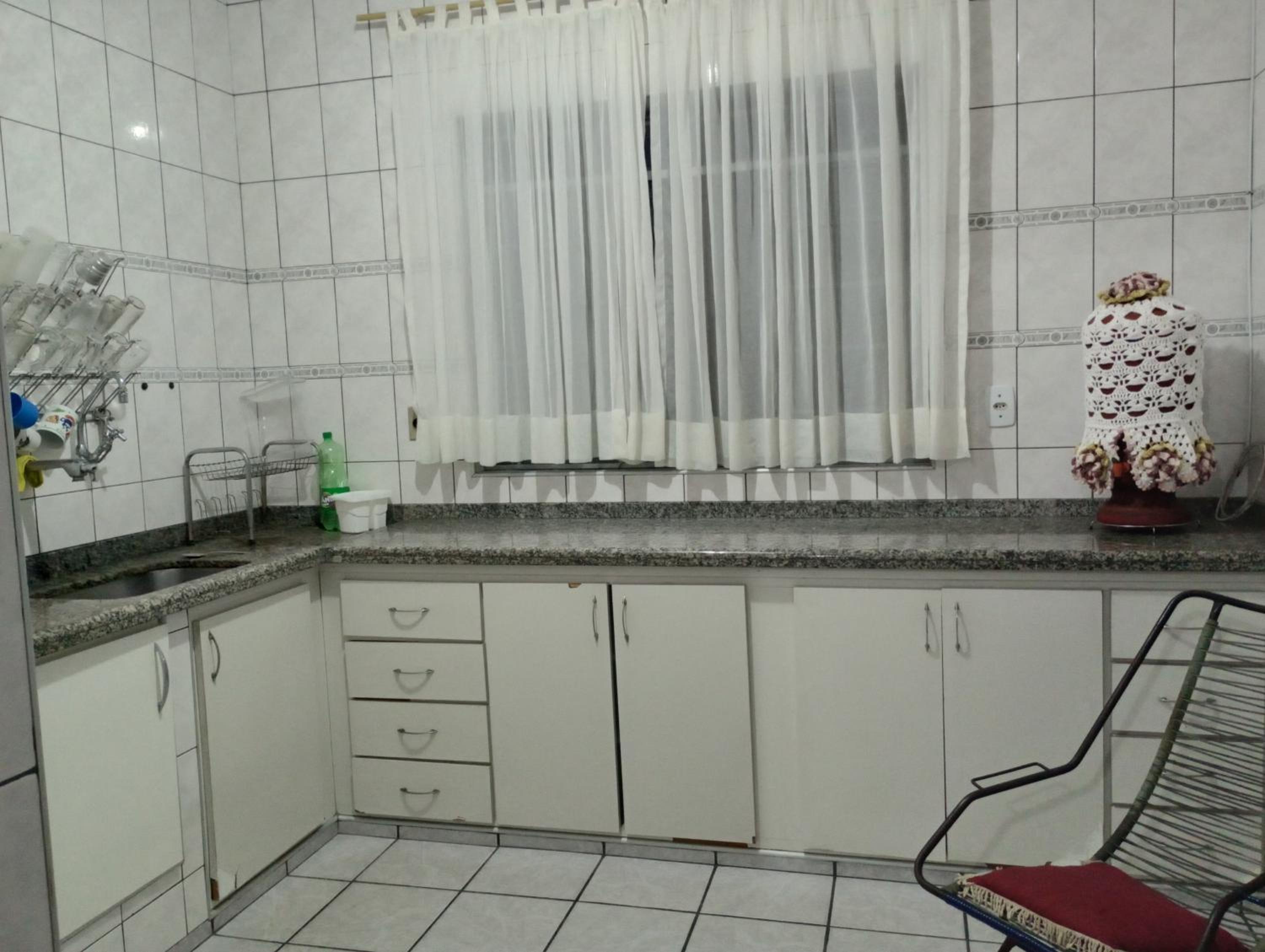 CASA com ACOMODAÇÃO para 6 PESSOAS