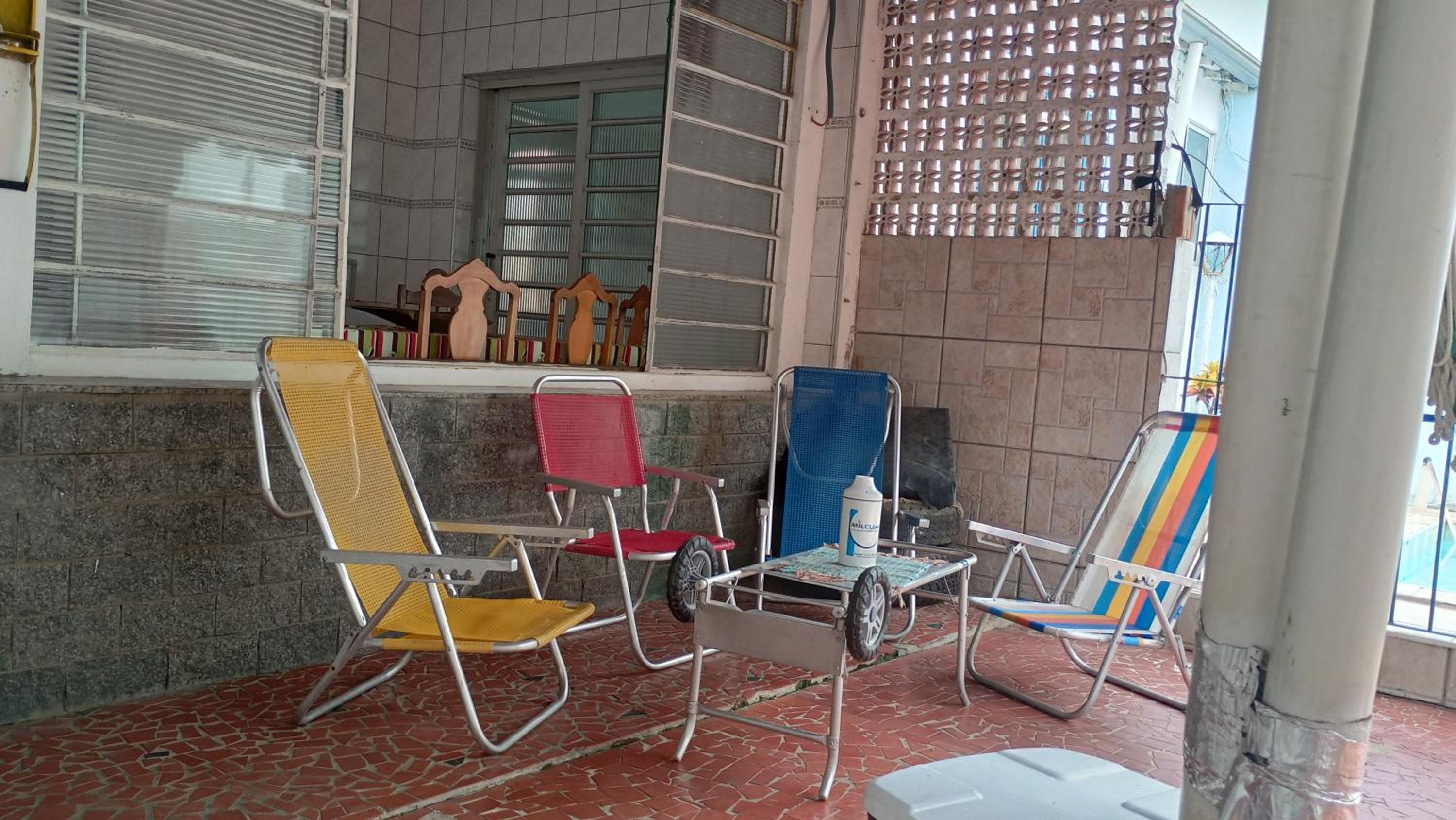 CASA com ACOMODAÇÃO para 6 PESSOAS