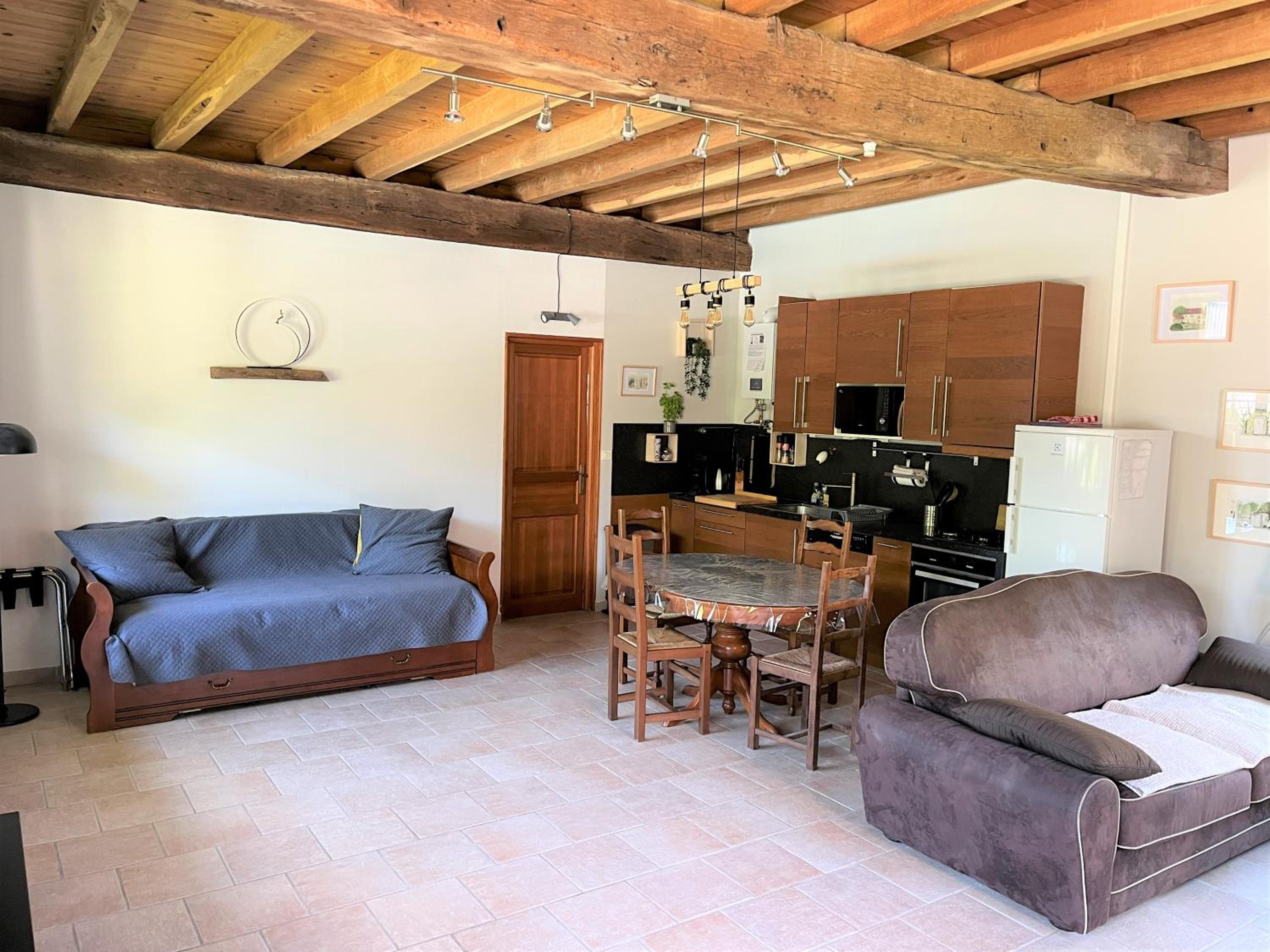 Relais de Poste des Templiers view 2
